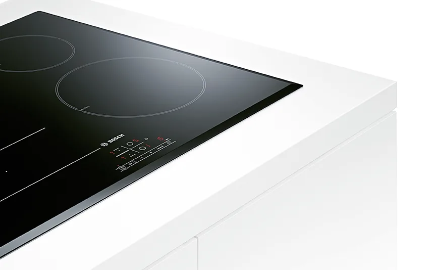 TouchSelect: İstenilen pişirme bölgesinin seçimi ve güç seviyesinin kolay ayarı.