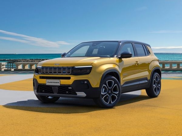 Jeep Avenger Electric Summit