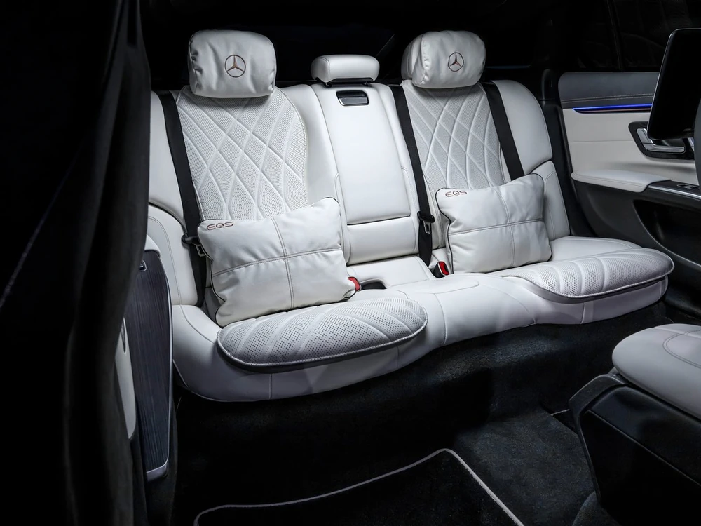 Mercedes EQS 500 4Matic görseli 2